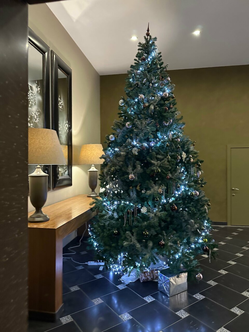 Фото Гостиница Урал Пермь-105 Гостиница Урал Пермь-105