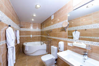 Фото Гостиница Урал Пермь Люкс 2-местный 6 Гостиница Урал Пермь Люкс 2-местный-6