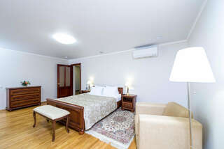 Фото Гостиница Урал Пермь Люкс 2-местный 2 Гостиница Урал Пермь Люкс 2-местный-2