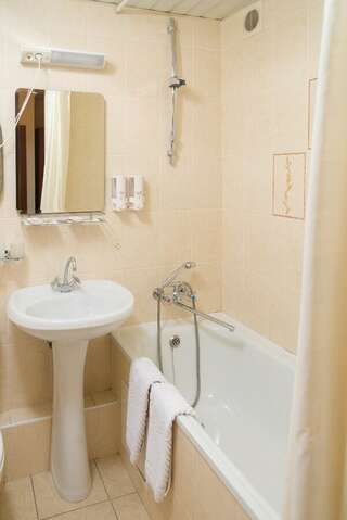 Фото Гостиница Урал Пермь Эконом 2-местный 4 Гостиница Урал Пермь Эконом 2-местный-4