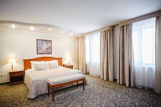 Фото Гостиница Урал Пермь Люкс 2-местный 1 Гостиница Урал Пермь Люкс 2-местный-1