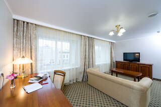 Фото Гостиница Урал Пермь Люкс 2-местный 3 Гостиница Урал Пермь Люкс 2-местный-3