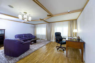 Фото Гостиница Урал Пермь Люкс-Комфорт 2-местный  7 Гостиница Урал Пермь Люкс-Комфорт 2-местный -7