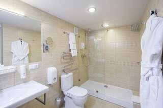 Фото Гостиница Урал Пермь Полулюкс 2-местный 5 Гостиница Урал Пермь Полулюкс 2-местный-5