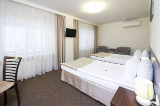 Фото Гостиница Урал Пермь Стандарт 2-местный 1 Гостиница Урал Пермь Стандарт 2-местный-1