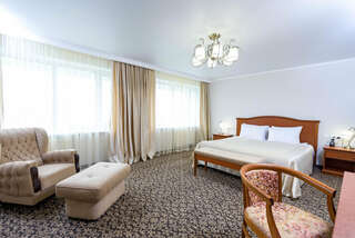 Фото Гостиница Урал Пермь Люкс-Комфорт 2-местный  1 Гостиница Урал Пермь Люкс-Комфорт 2-местный -1