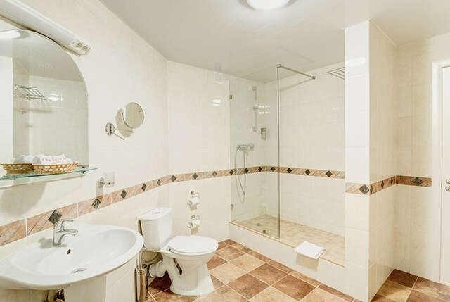 Фото Гостиница Урал Пермь-40 Гостиница Урал Пермь-40