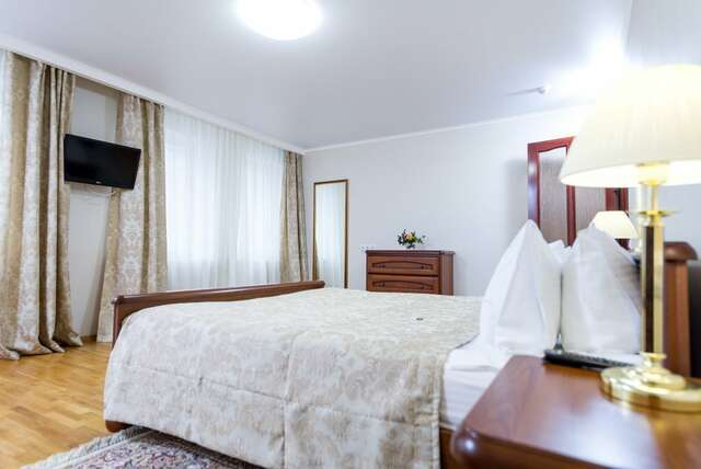 Фото Гостиница Урал Пермь-245 Гостиница Урал Пермь-245